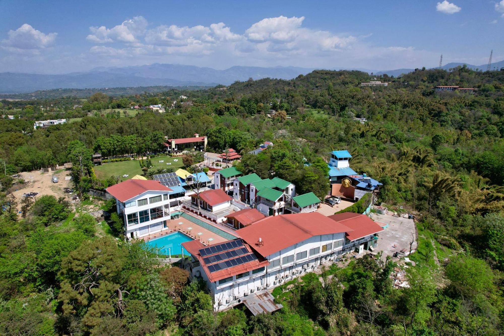 Amritara Hunky Dory Resort, Dalhousie Road Dhar Khurd Exterior foto